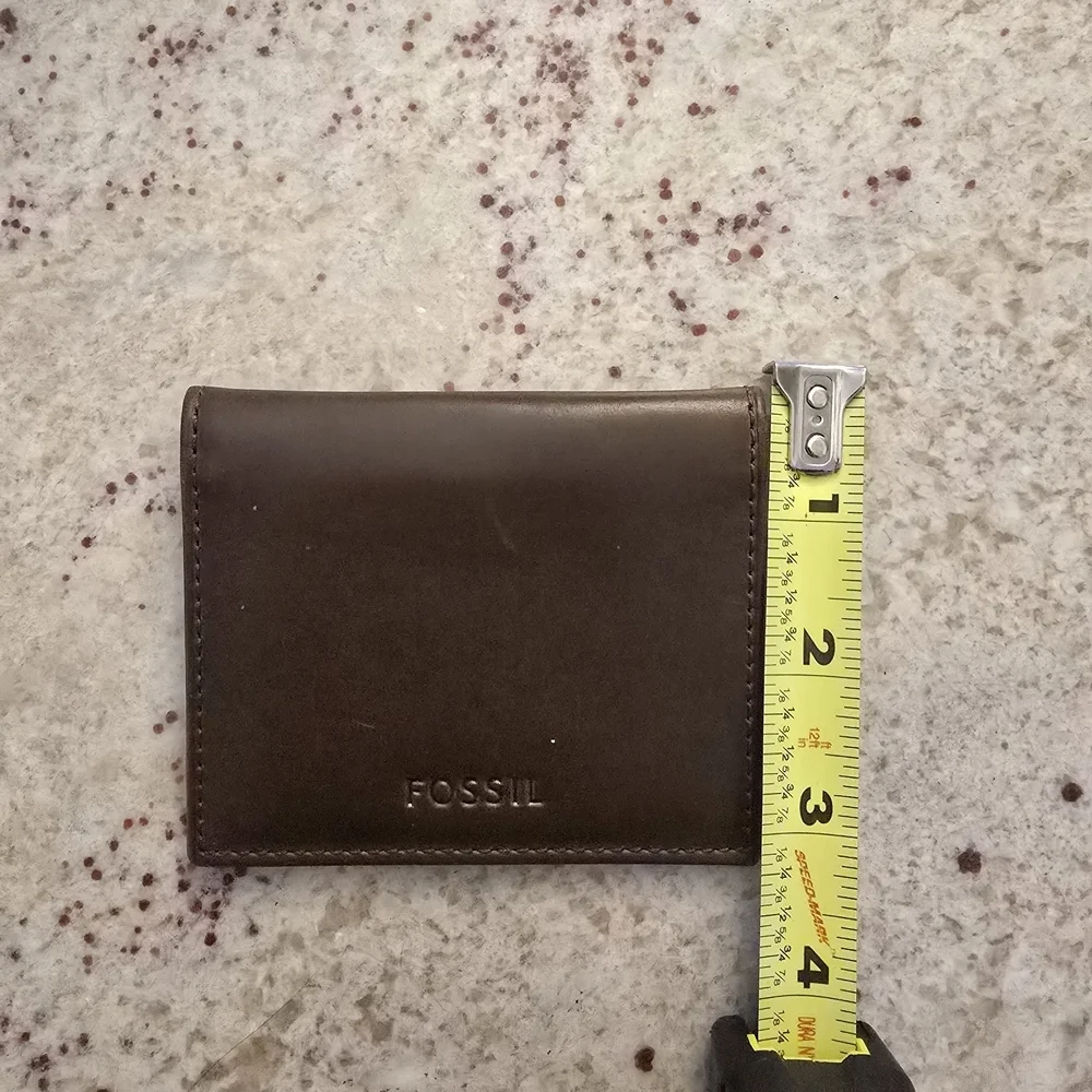 Fossil Men's Brown Leather Wallet
